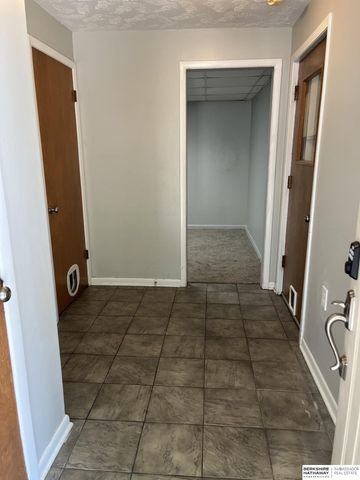 5230 S 51st Street, Lincoln, NE 68516