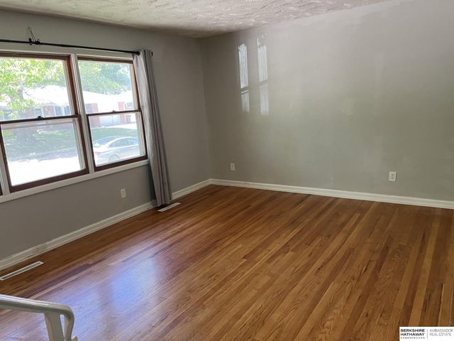 5230 S 51st Street, Lincoln, NE 68516