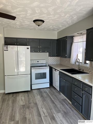 5230 S 51st Street, Lincoln, NE 68516