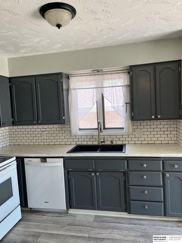 5230 S 51st Street, Lincoln, NE 68516