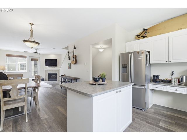 730 Se FAIRWINDS Loop, Vancouver, WA 98661