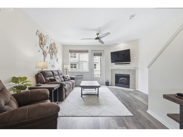 730 Se FAIRWINDS Loop, Vancouver, WA 98661