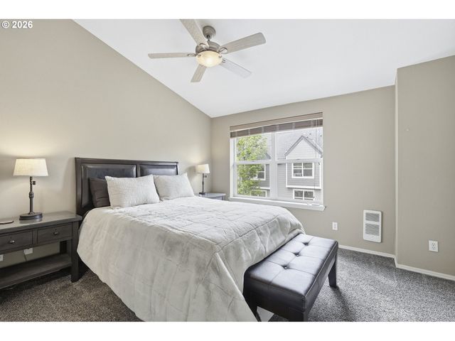 730 Se FAIRWINDS Loop, Vancouver, WA 98661