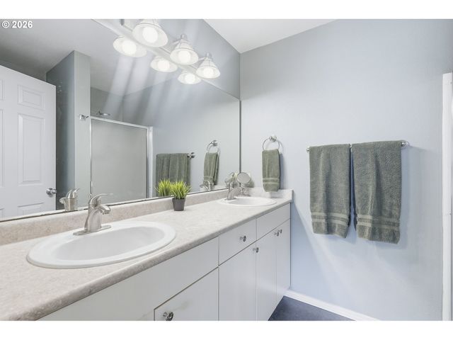 730 Se FAIRWINDS Loop, Vancouver, WA 98661