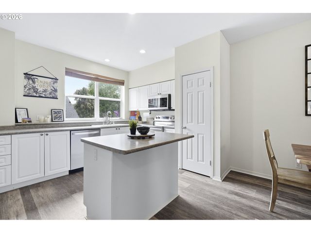 730 Se FAIRWINDS Loop, Vancouver, WA 98661