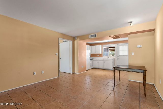 119 S Paseo Tierra, Green Valley, AZ 85614