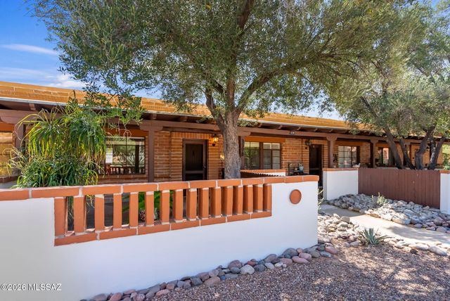119 S Paseo Tierra, Green Valley, AZ 85614