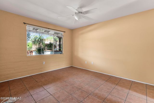 119 S Paseo Tierra, Green Valley, AZ 85614