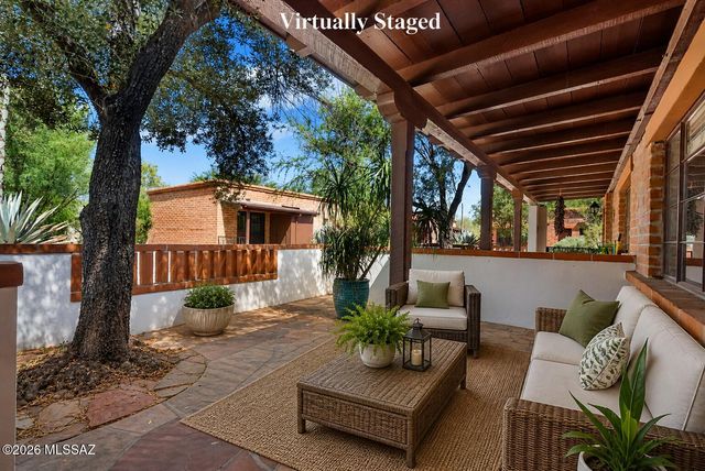 119 S Paseo Tierra, Green Valley, AZ 85614