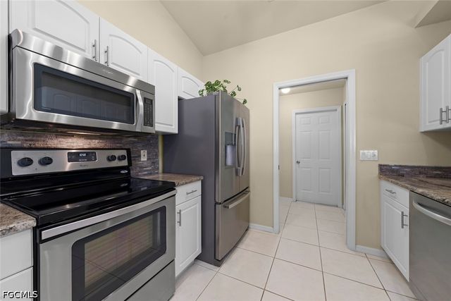 3920 SE 2nd PL, Cape Coral, FL 33904
