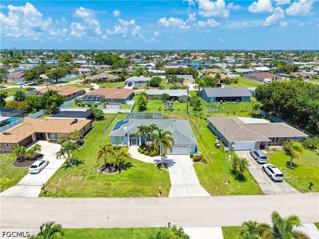 3920 SE 2nd PL, Cape Coral, FL 33904