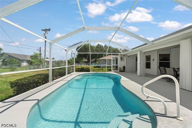 3920 SE 2nd PL, Cape Coral, FL 33904