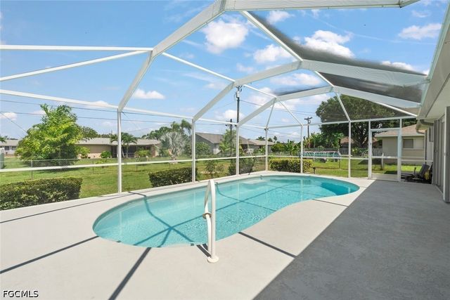 3920 SE 2nd PL, Cape Coral, FL 33904