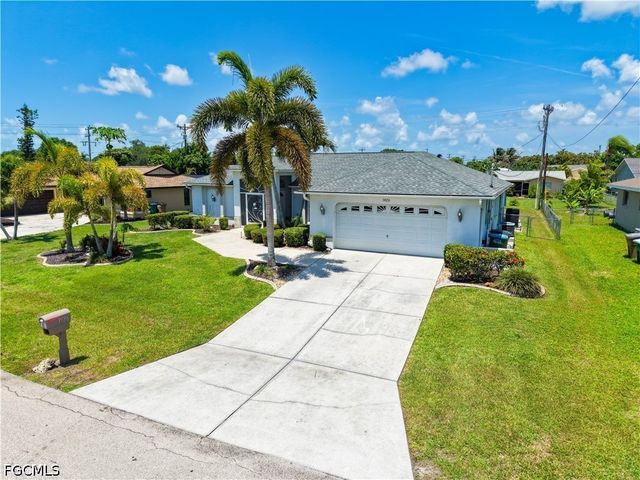 3920 SE 2nd PL, Cape Coral, FL 33904