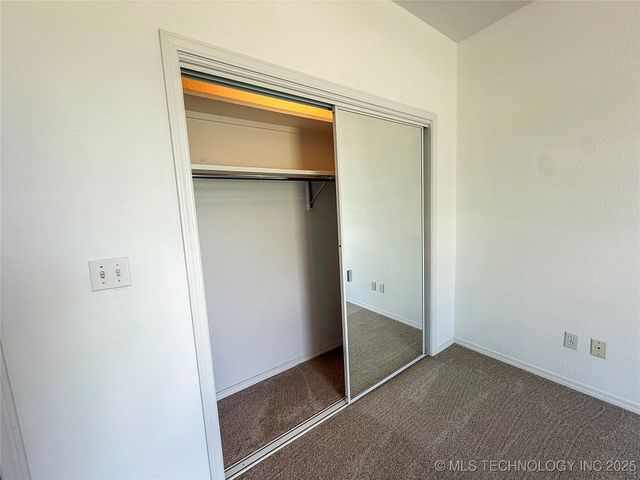 1490 Woodford, Lone Grove, OK 73401