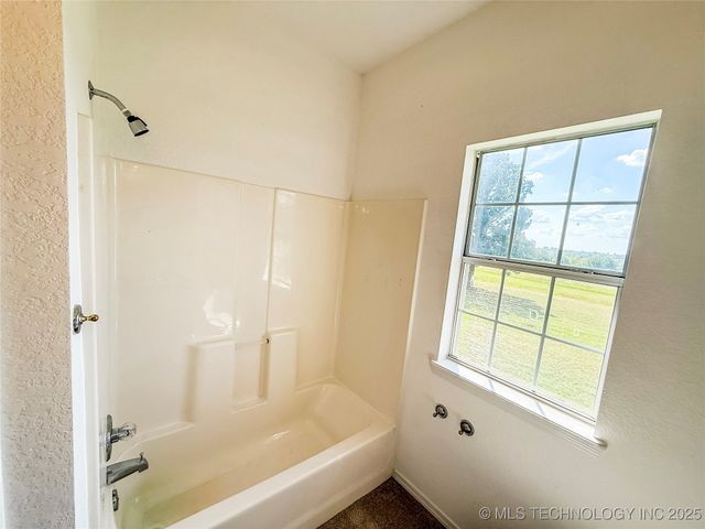 1490 Woodford, Lone Grove, OK 73401