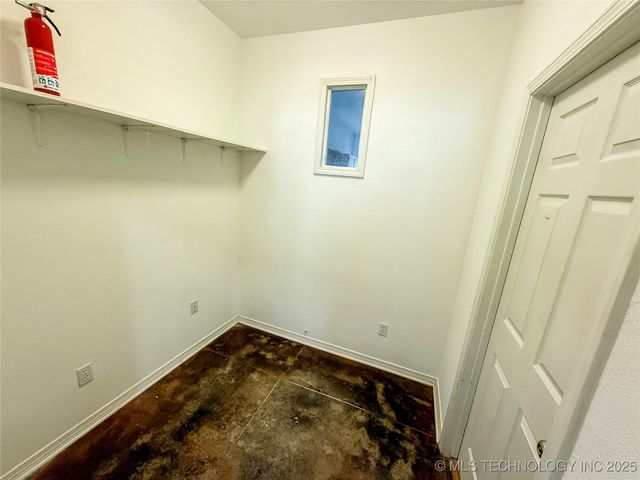 1490 Woodford, Lone Grove, OK 73401