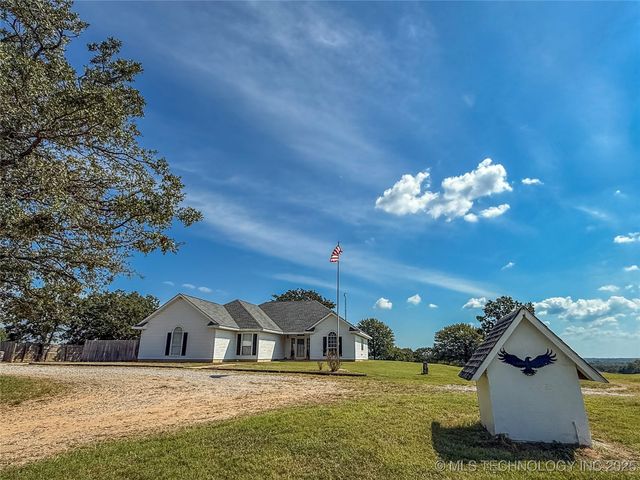 1490 Woodford, Lone Grove, OK 73401