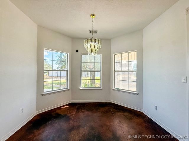 1490 Woodford, Lone Grove, OK 73401