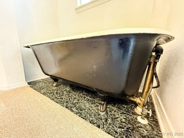 1490 Woodford, Lone Grove, OK 73401