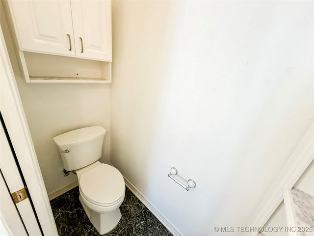 1490 Woodford, Lone Grove, OK 73401