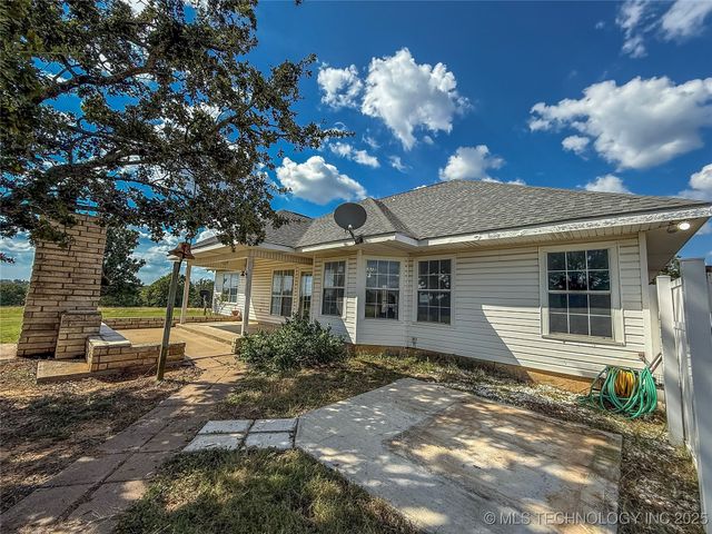 1490 Woodford, Lone Grove, OK 73401