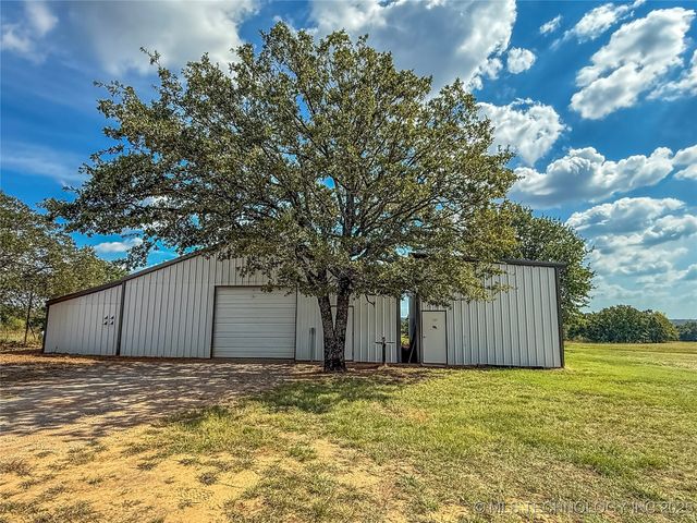 1490 Woodford, Lone Grove, OK 73401