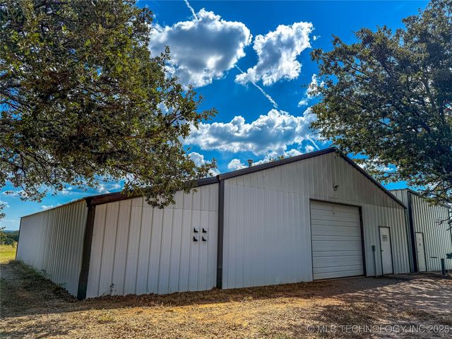 1490 Woodford, Lone Grove, OK 73401