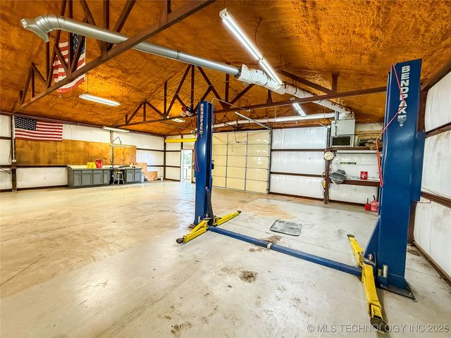 1490 Woodford, Lone Grove, OK 73401