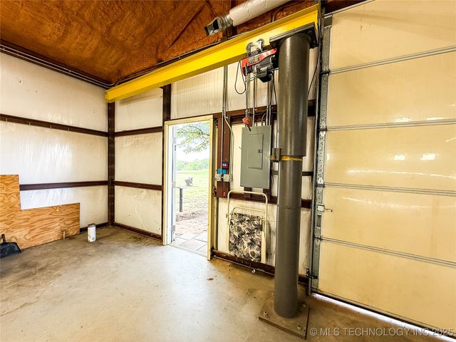 1490 Woodford, Lone Grove, OK 73401