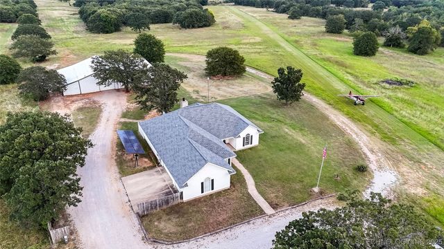 1490 Woodford, Lone Grove, OK 73401