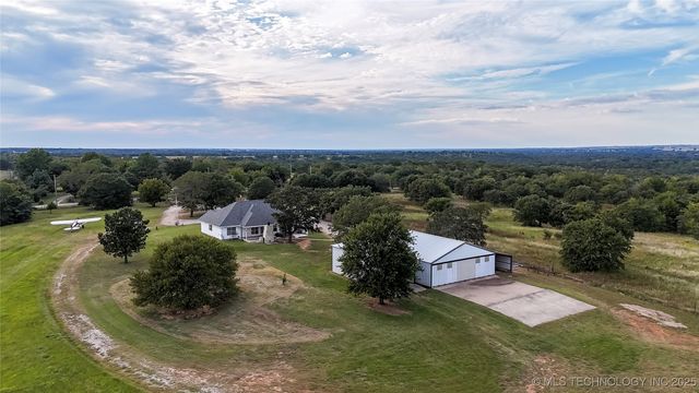 1490 Woodford, Lone Grove, OK 73401