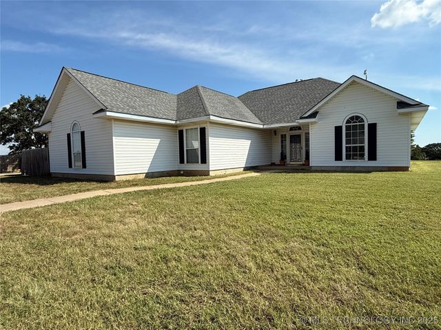 1490 Woodford, Lone Grove, OK 73401