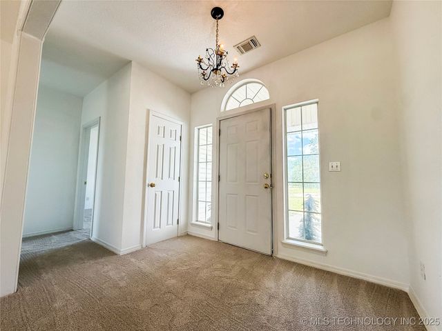 1490 Woodford, Lone Grove, OK 73401