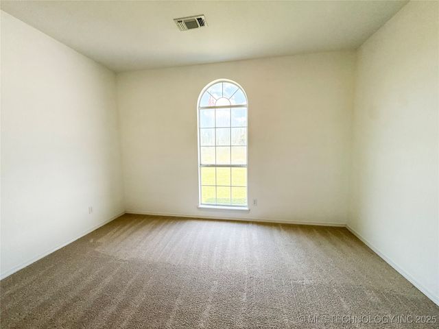 1490 Woodford, Lone Grove, OK 73401