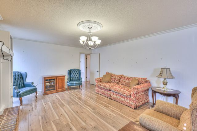 703 Dow Dr, Shelbyville, TN 37160