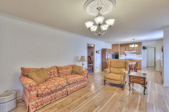 703 Dow Dr, Shelbyville, TN 37160