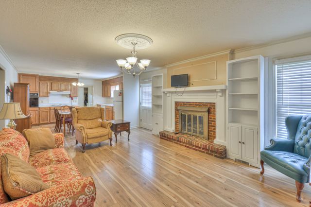 703 Dow Dr, Shelbyville, TN 37160