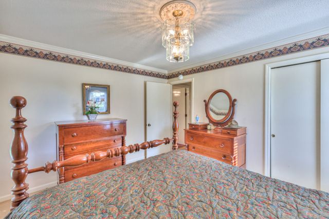 703 Dow Dr, Shelbyville, TN 37160