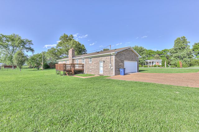703 Dow Dr, Shelbyville, TN 37160