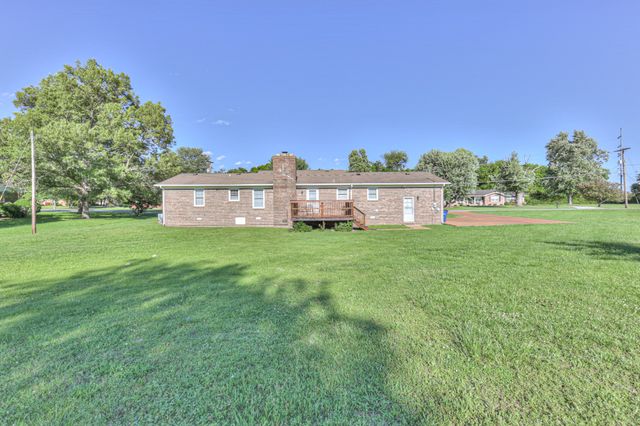 703 Dow Dr, Shelbyville, TN 37160