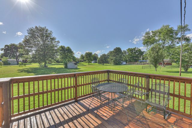 703 Dow Dr, Shelbyville, TN 37160