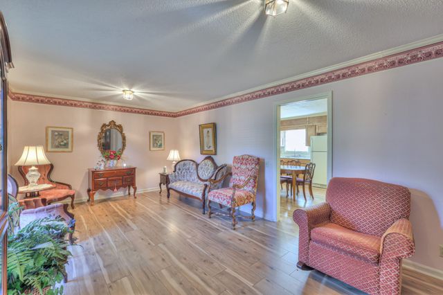703 Dow Dr, Shelbyville, TN 37160