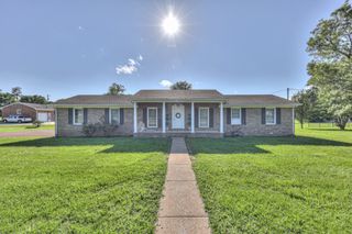 703 Dow Dr, Shelbyville, TN 37160