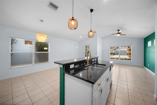 6511 PINE BREEZE RUN, Sarasota, FL 34243