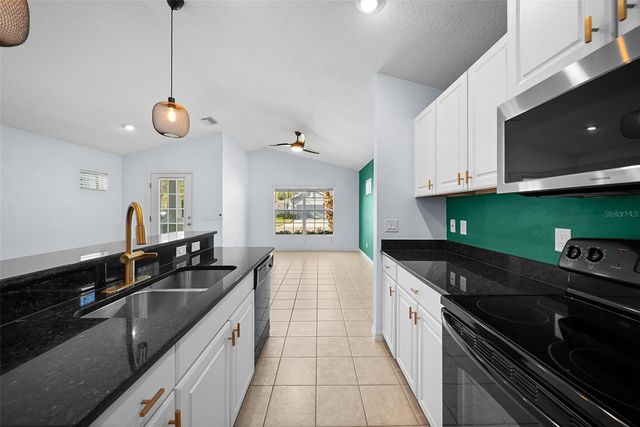 6511 PINE BREEZE RUN, Sarasota, FL 34243