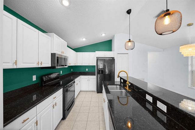 6511 PINE BREEZE RUN, Sarasota, FL 34243