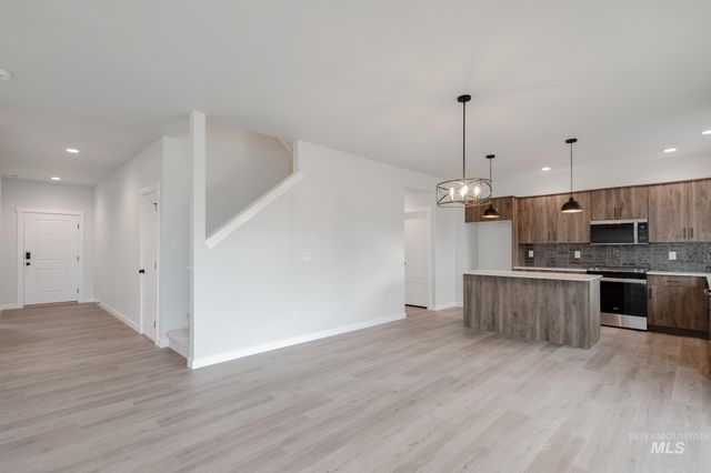 2952 N Schimigadoon Way, Eagle, ID 83616