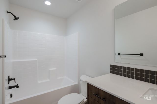 2952 N Schimigadoon Way, Eagle, ID 83616