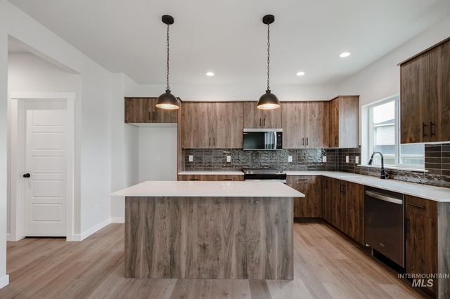 2952 N Schimigadoon Way, Eagle, ID 83616